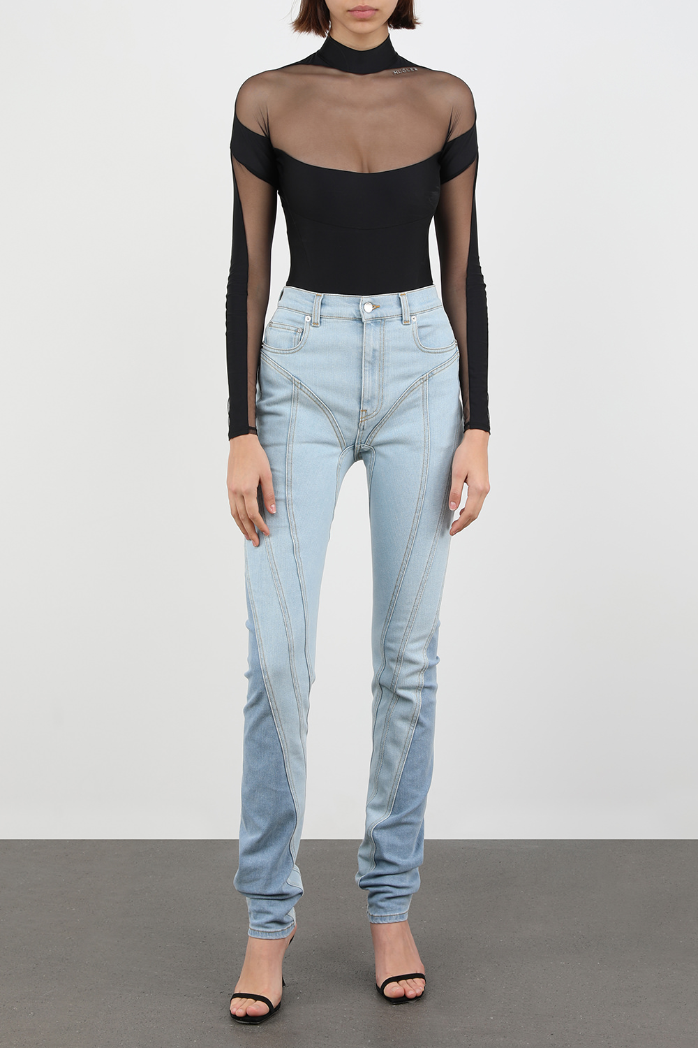 בגד גוף עם רשת בצבע שחור